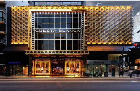 印江门头设计与商业空间的纽带。